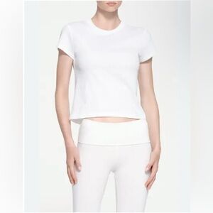 NWT Skims (M) Relaxed Shrunken T-shirt Cropper Snow